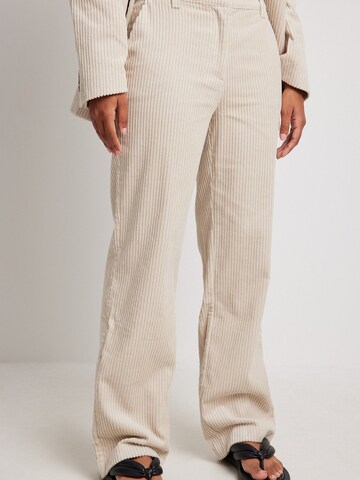 NA-KD Wide Leg Hose in Beige: Vorderseite