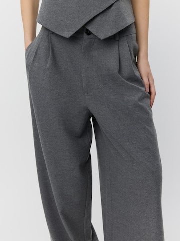 Sofie Schnoor - Loosefit Pantalón plisado 'ROSALIND' en gris