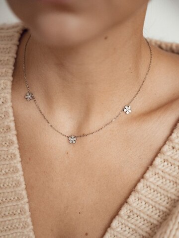 Collana 'Forget-Me-Not' di Hey Happiness in argento