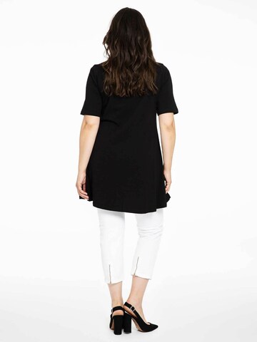 Yoek Tunic in Black