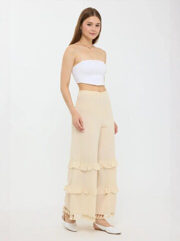 Hiccup Wide Leg Hose in Beige