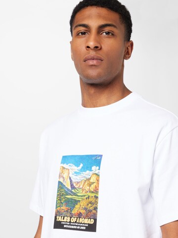Woodbird T-shirt 'Cole Yosemite' i vit
