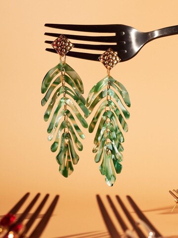 THE GEM STORIES JEWELRY Oorbellen 'Leaf Earrings' in Groen