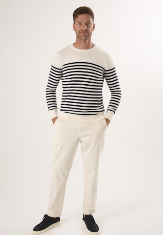 Felix Hardy Sweater in White