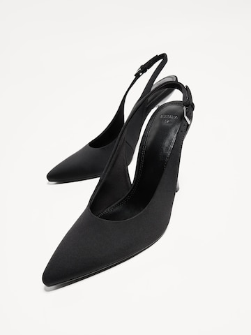 Escarpins à bride arrière Bershka en noir