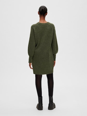 Selected Femme Petite Knitted dress 'LULU' in Green