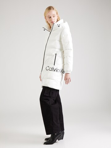 Calvin Klein Jeans Wintermantel in Wit: voorkant