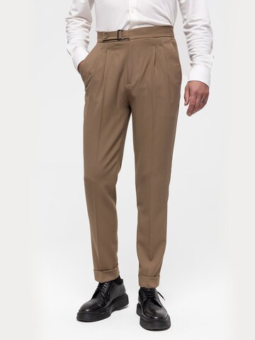 Dandalo - regular Pantalón de pinzas en marrón: frente