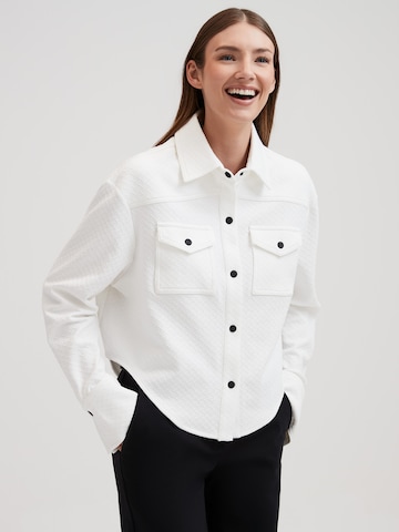 RÆRE by Lorena Rae Between-Season Jacket 'Sydney' in White: front