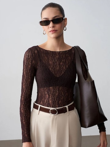 Dilvin - Top em preto: frente