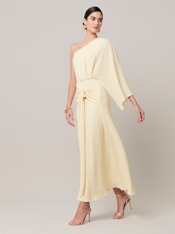 Rochie de seară 'Ellie' de la Sável pe galben