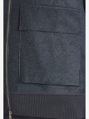 Vestes en maille MAERZ Muenchen en bleu : devant