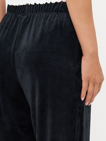 Only Petite Конический (Tapered) Штаны 'ONLREBEL' в Черный
