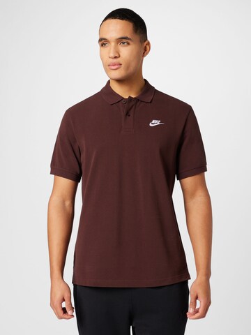 Nike Sportswear Regular Fit T-Shirt in Braun: Vorderseite