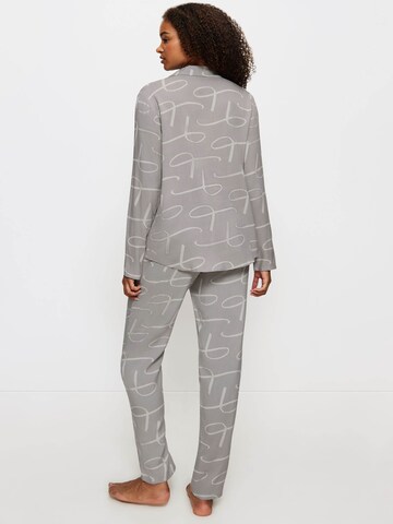 TRIUMPH Pyjama ' Boyfriend ' in Grau