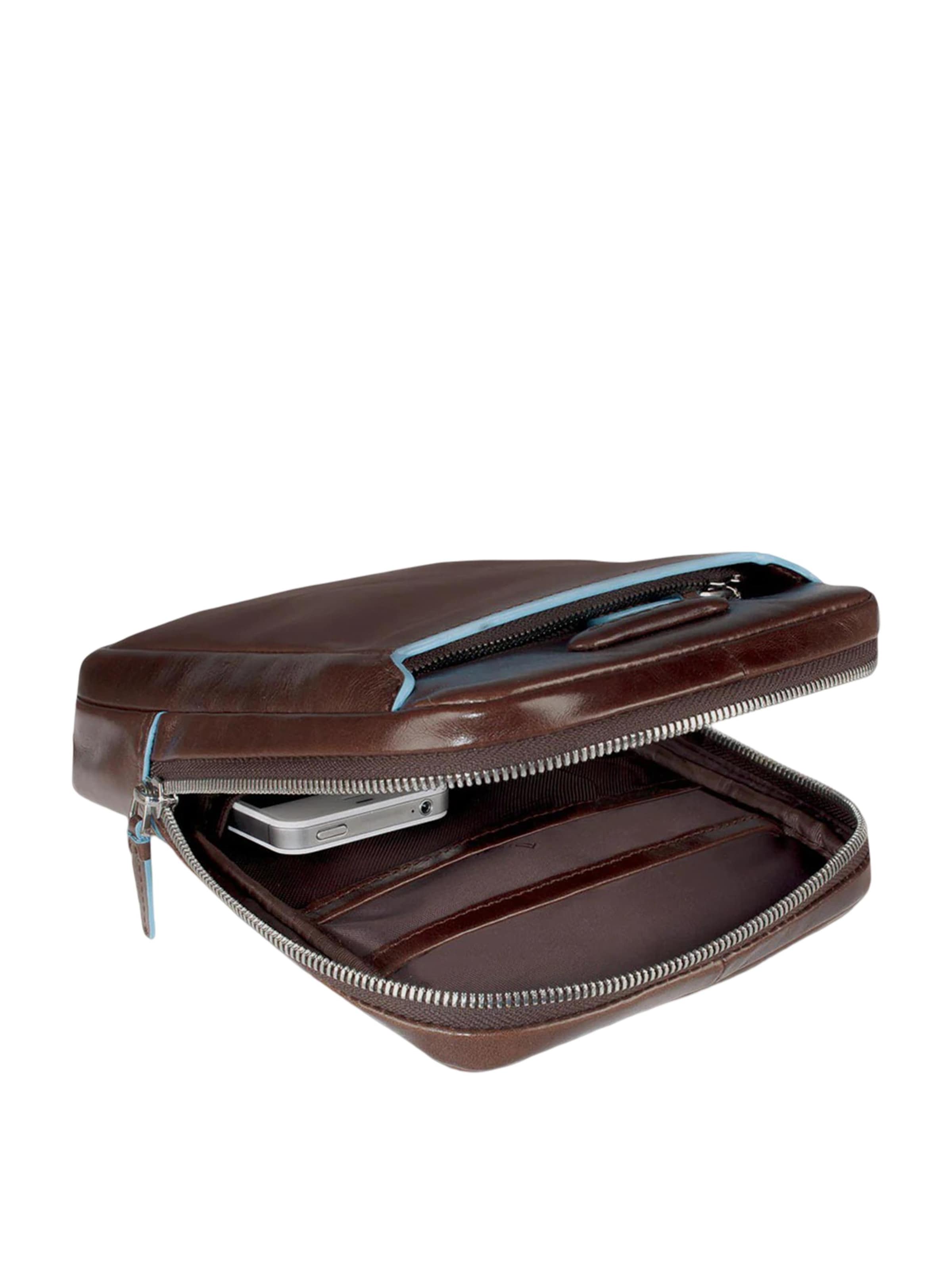 Piquadro Schoudertas in Bruin