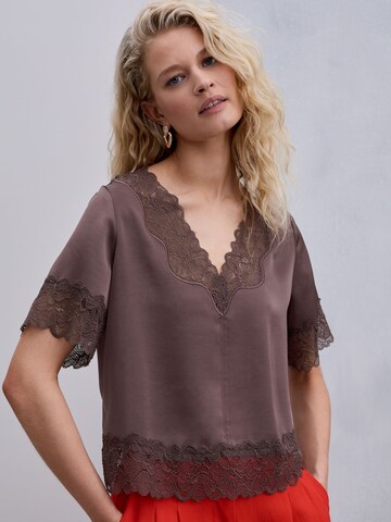 Next Bluse in Braun: Vorderseite