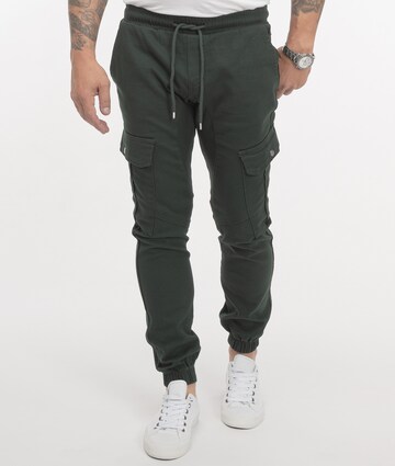 Rock Creek Tapered Cargohose in Grün: Vorderseite