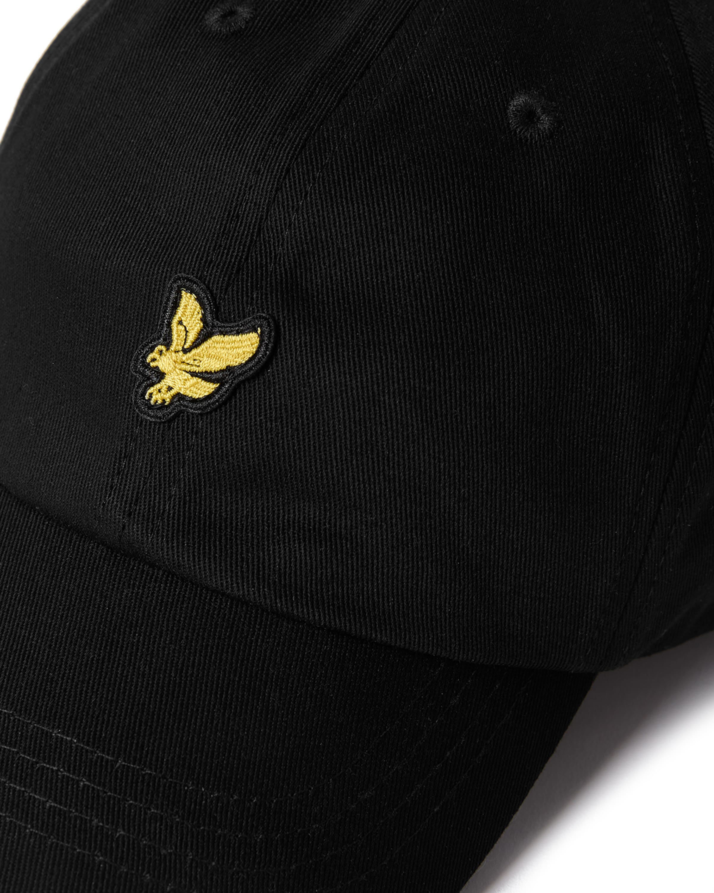 Lyle & Scott Cap in Black