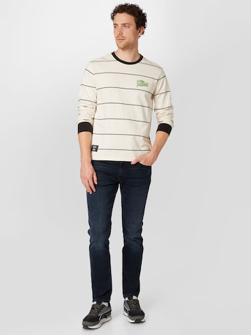 LEVI'S ® - Camiseta 'Monsters® x Levi’s® Long Sleeve Tee' en blanco