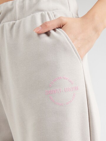 Tapered Pantaloni sportivi 'ONPPICA' di ONLY PLAY in grigio