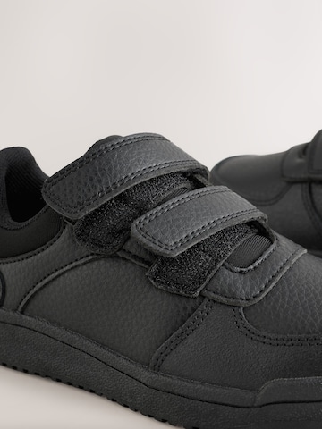 Next Кроссовки в Черный