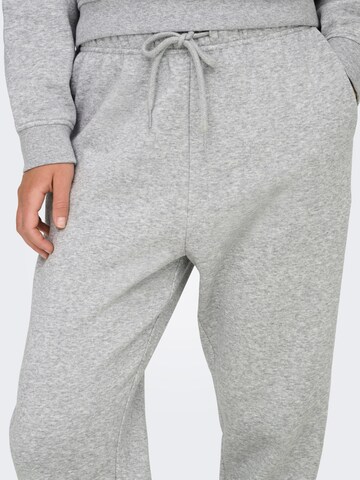 Tapered Pantaloni di ONLY in grigio
