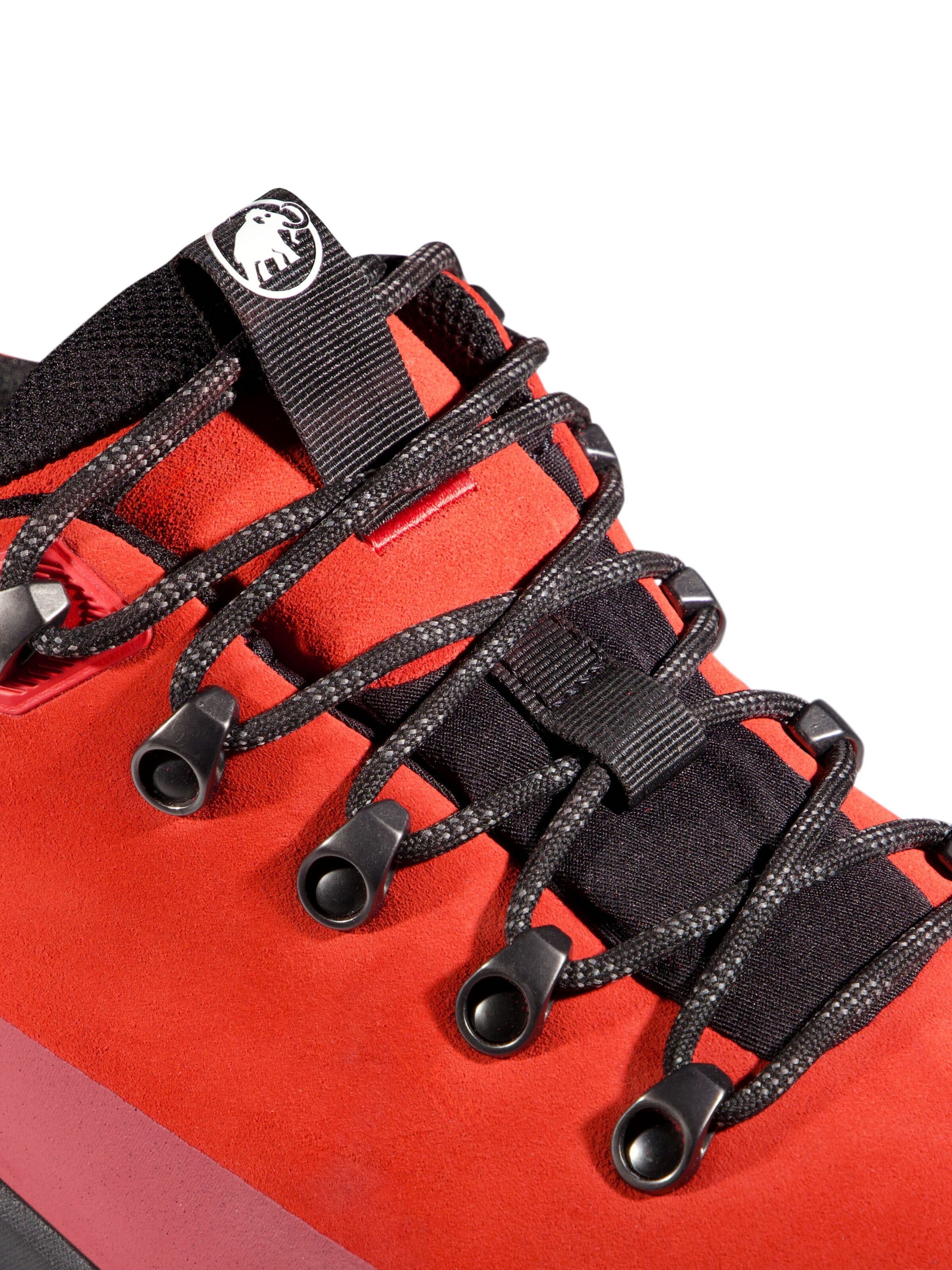 MAMMUT Flats in Red