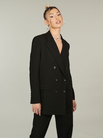 ABOUT YOU x Alina Eremia - Blazer 'Amira' en negro: frente