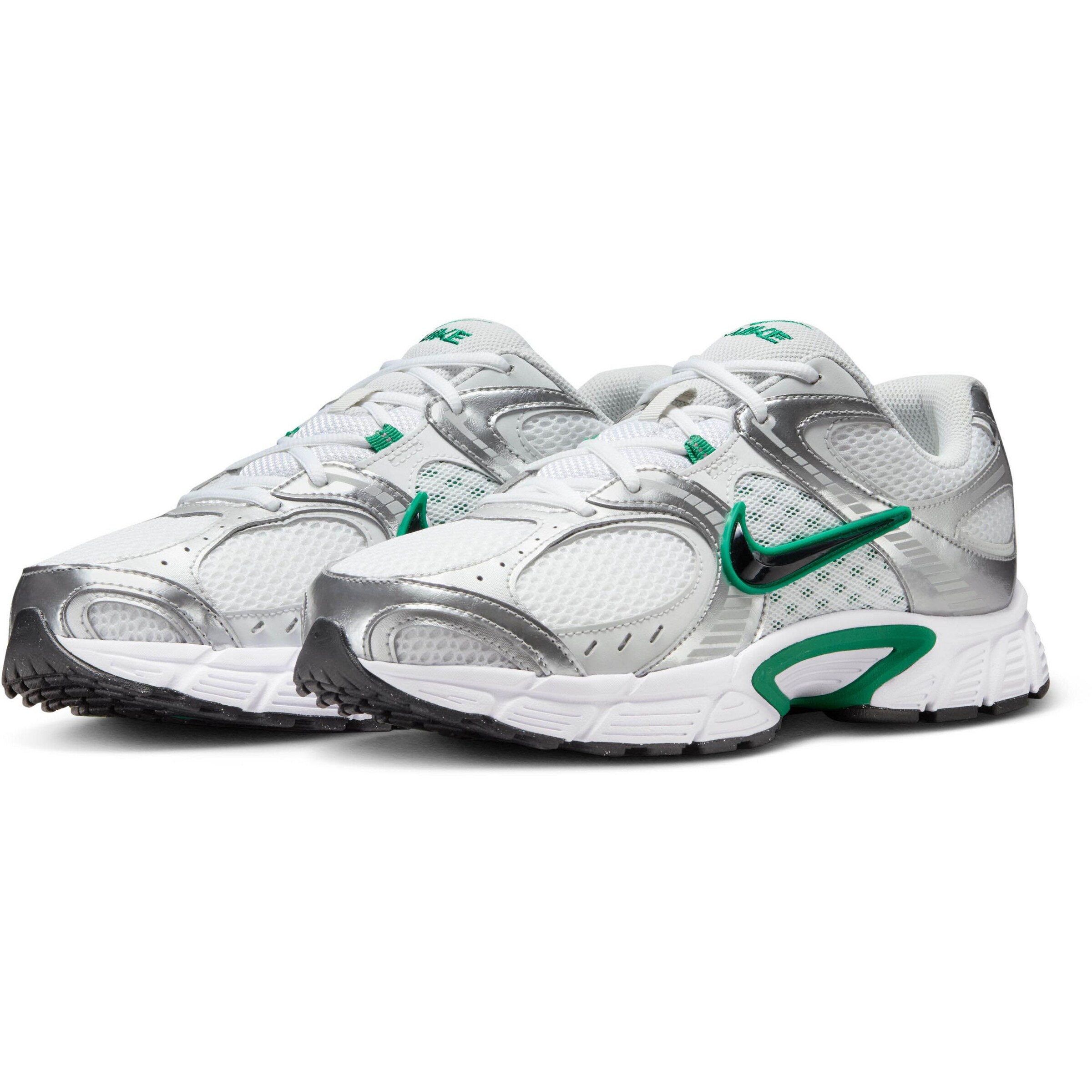 NIKE Sneakers 'V5 RNR' in White