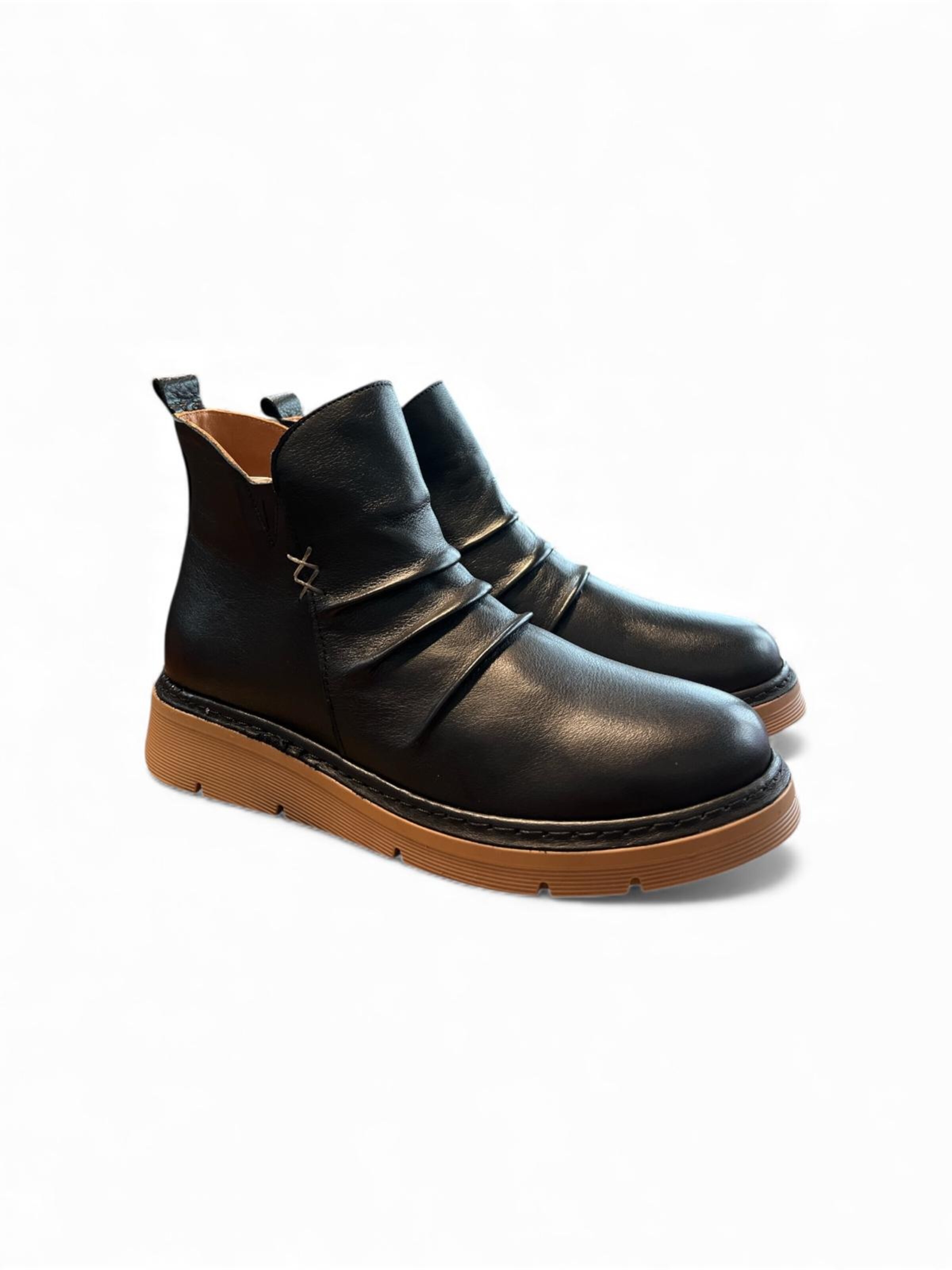 Begoria Boots in Black