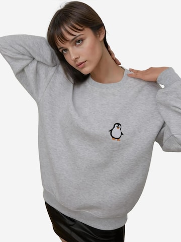 HiccupSweater majica 'Sweatshirts' - siva boja: prednji dio