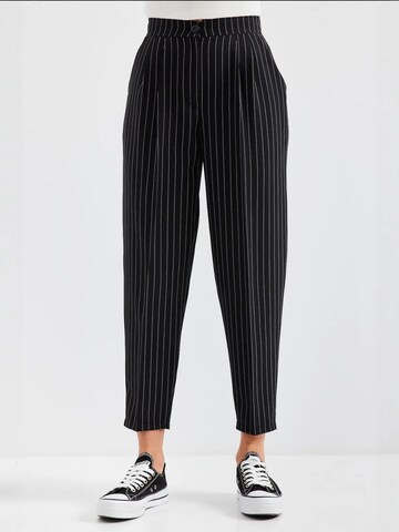 regular Pantaloni con pieghe di Bigdart in nero