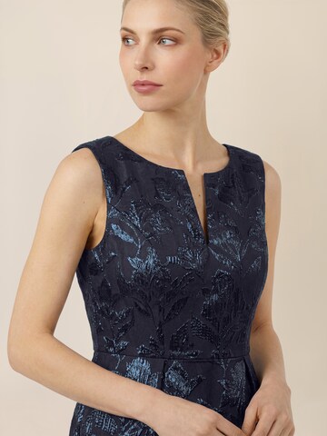 APART Kleid in Blau