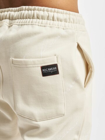 Loosefit Pantalon 'Rocawear Atlanta' ROCAWEAR en blanc