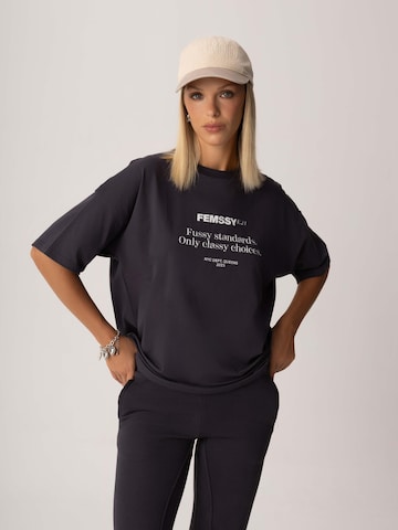 FEMSSY Tričko – šedá: přední strana