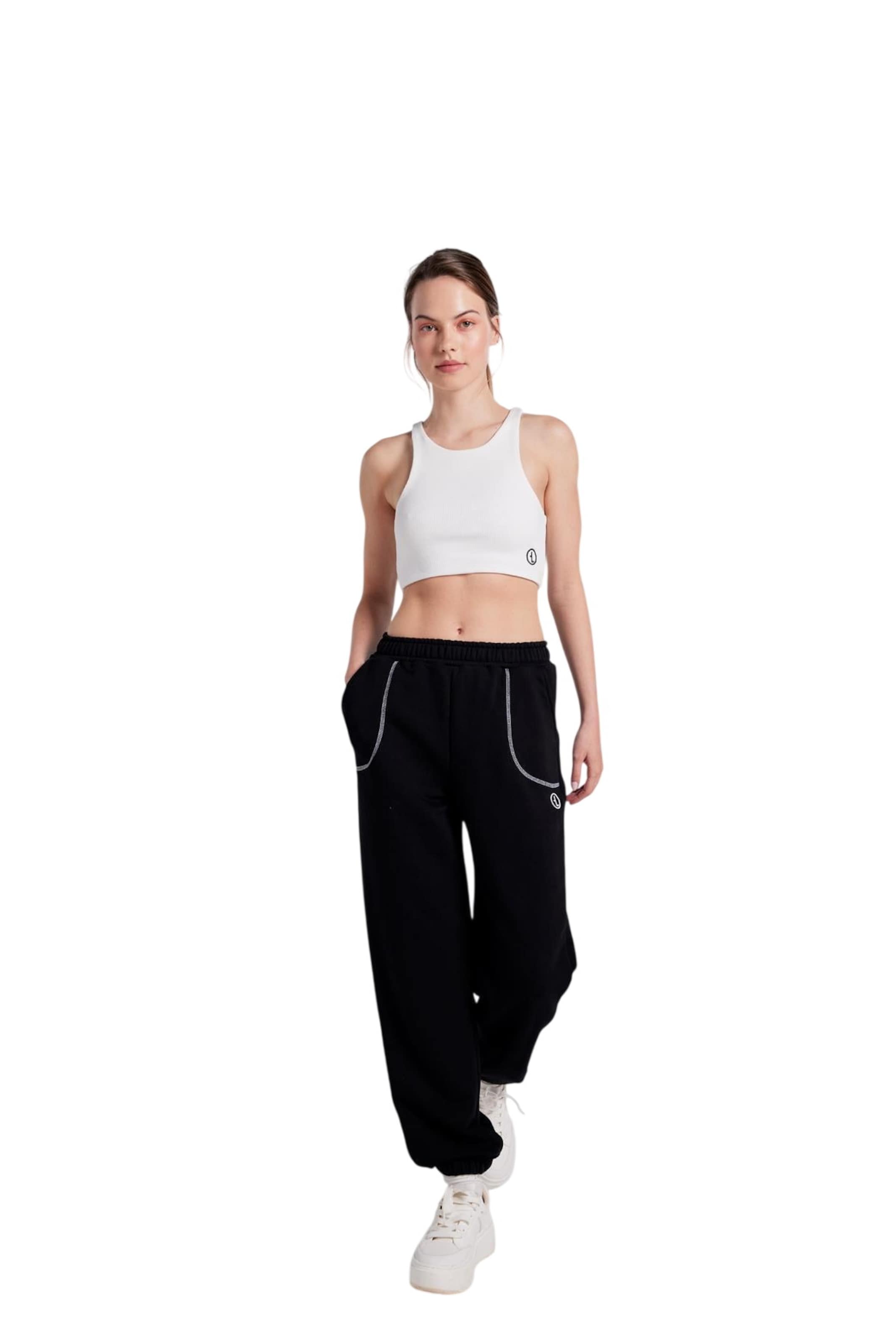HOLLY LOLLY Tapered Hose in Schwarz