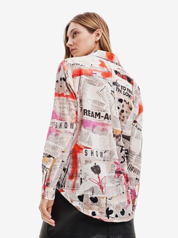 Desigual Μπλούζα σε μπεζ