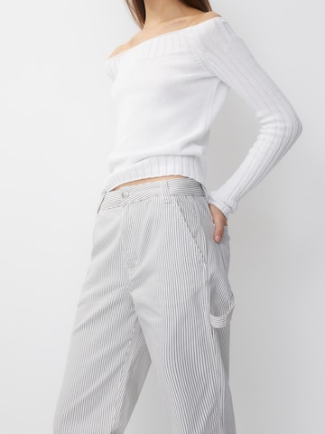 Pull&Bear Loose fit Trousers in White