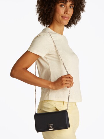 TOMMY HILFIGER Clutch in Zwart