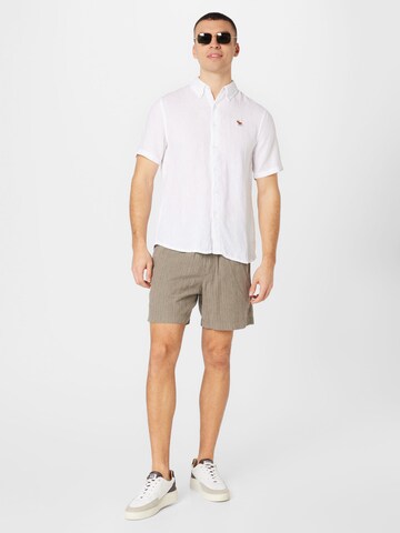 Abercrombie & Fitch - Regular Fit Camisa em branco