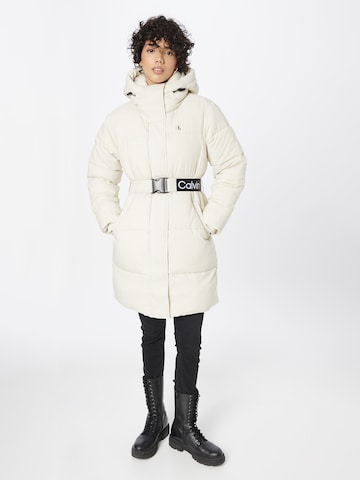 Manteau d’hiver Calvin Klein Jeans en beige : devant