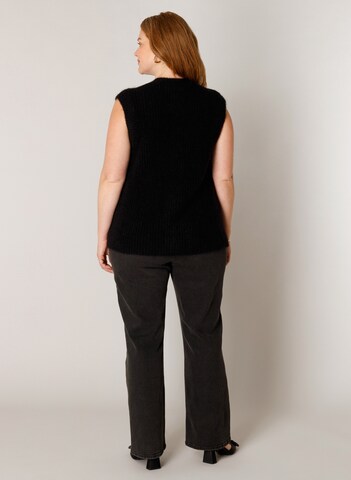 BASE LEVEL CURVY Vest in Black