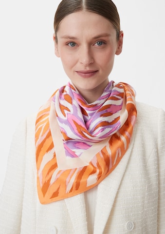 COMMA Shawl in Orange: front