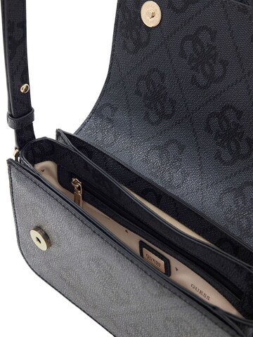 GUESS Umhängetasche 'Janie Logo Cnvrtbl Xbody Flap'‌‌‌‌‌‌‌ in Grau
