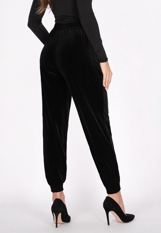 Effilé Pantalon faina en noir
