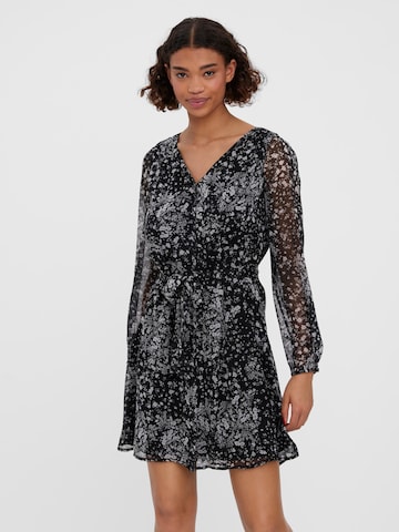 Robe-chemise 'KAYA' VERO MODA en noir : devant