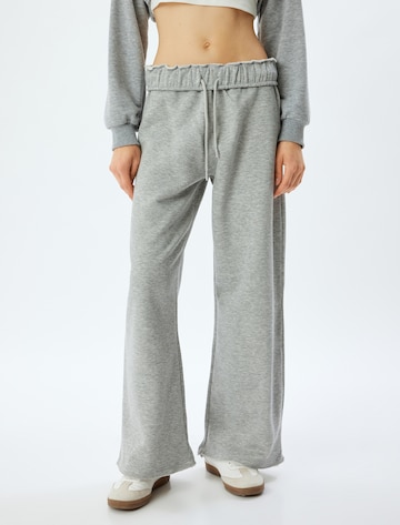 Koton Wide leg Trousers in Grey: front