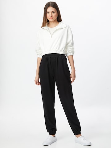 ABOUT YOU Tapered Broek 'Naomi' in Zwart