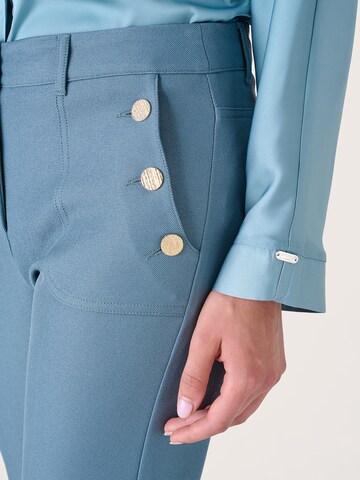 Camomilla Regular Trousers with creases 'Piero' in Blue